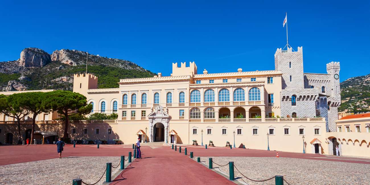 Tours en bus hop-on hop-off à Monaco – Monuments emblématiques, vues panoramiques et attractions immanquables en 2025 Tours touristiques en bus à Monaco, Monaco – Monuments principaux, attractions célèbres et trésors cachés en 2025