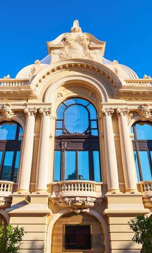 Achetez votre tour en bus Hop-On Hop-Off à Monaco – Billets officiels et visite personnalisable en 2025 Réservez votre tour panoramique en bus hop-on hop-off à Monaco, Monaco – Billets officiels, itinéraires flexibles et annulation gratuite en 2025