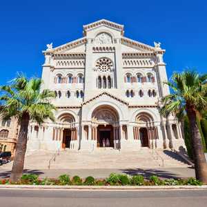 Découvrez Monaco avec des tours en bus hop-on hop-off – Visite sur mesure en 2026 Explorez Monaco à votre rythme avec des tours en bus hop-on hop-off – Vues panoramiques, guides audio et arrêts illimités en 2026