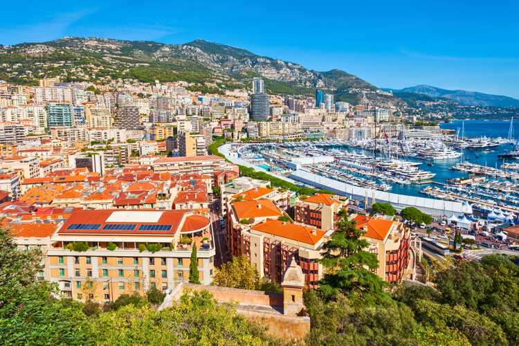 Découvrez Monaco avec des visites en bus hop-on hop-off officielles – Itinéraires flexibles, monuments emblématiques et vues panoramiques en 2026